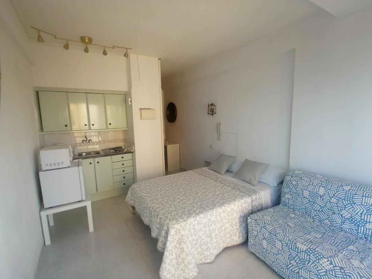 Lovely Apartment In Front Of The Beach. Fuengirola Extérieur photo
